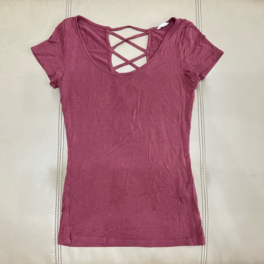 GARAGE Soft Cut-Out Back Top‎
